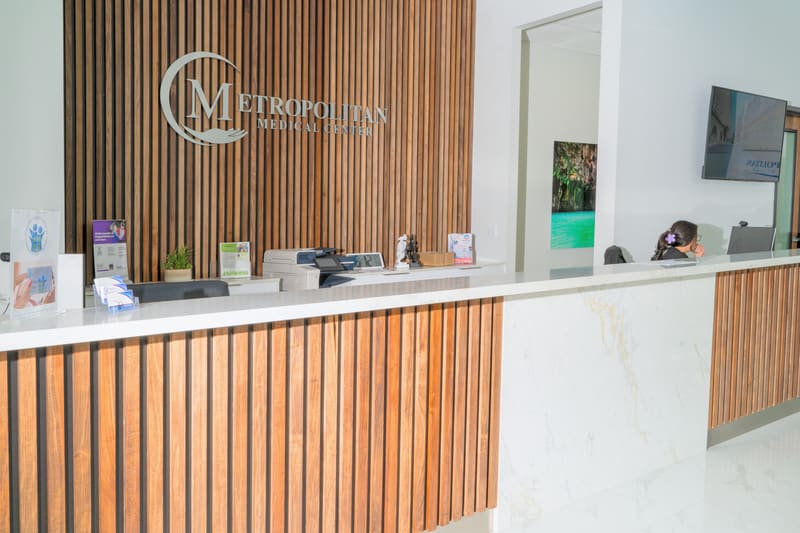 Side view of the reception counter